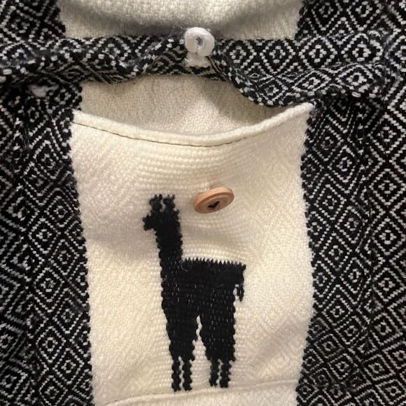 Black and Cream Textured Lama Backpack - Picture 7 of 13